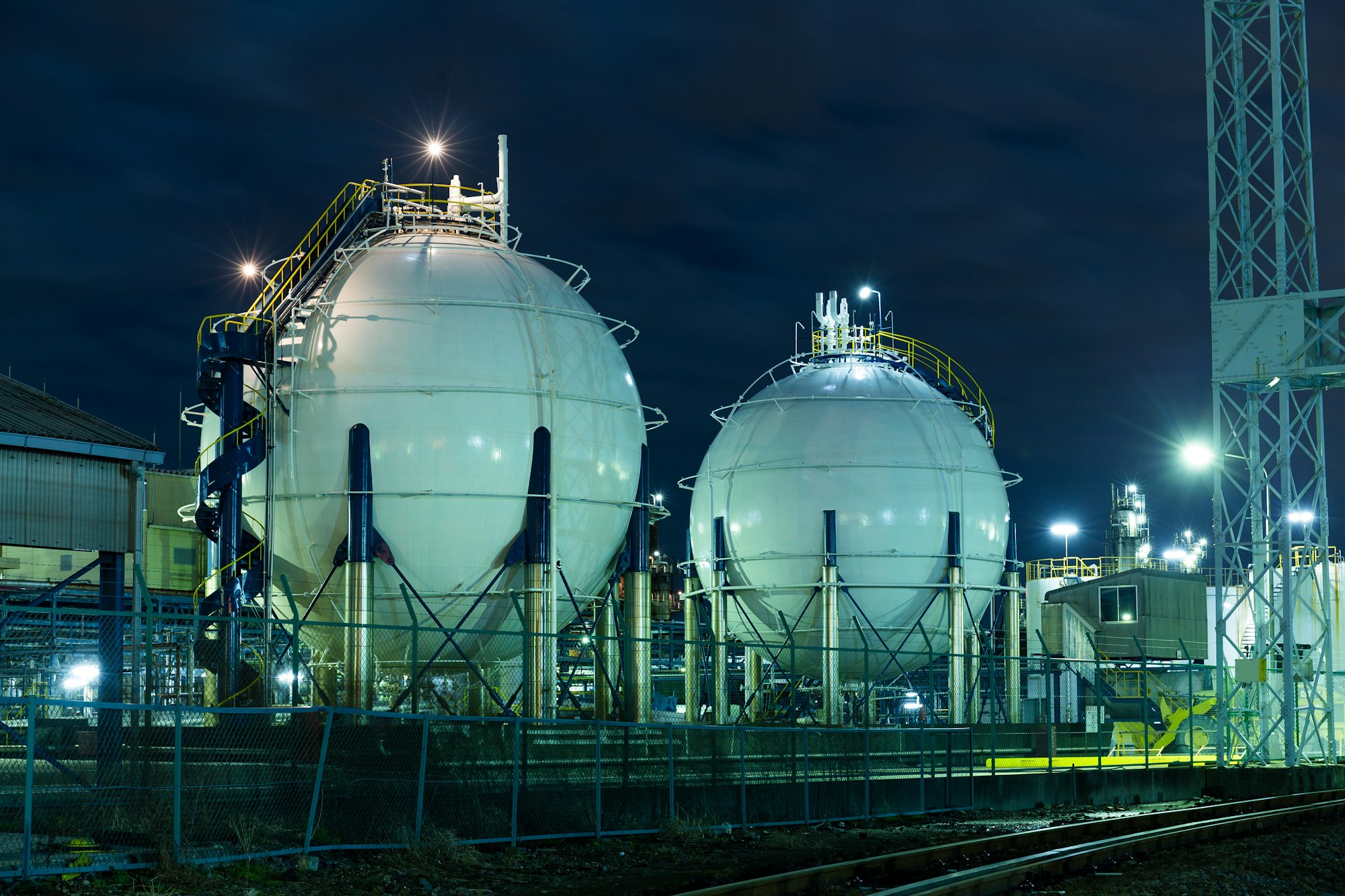 Gas storage tanks